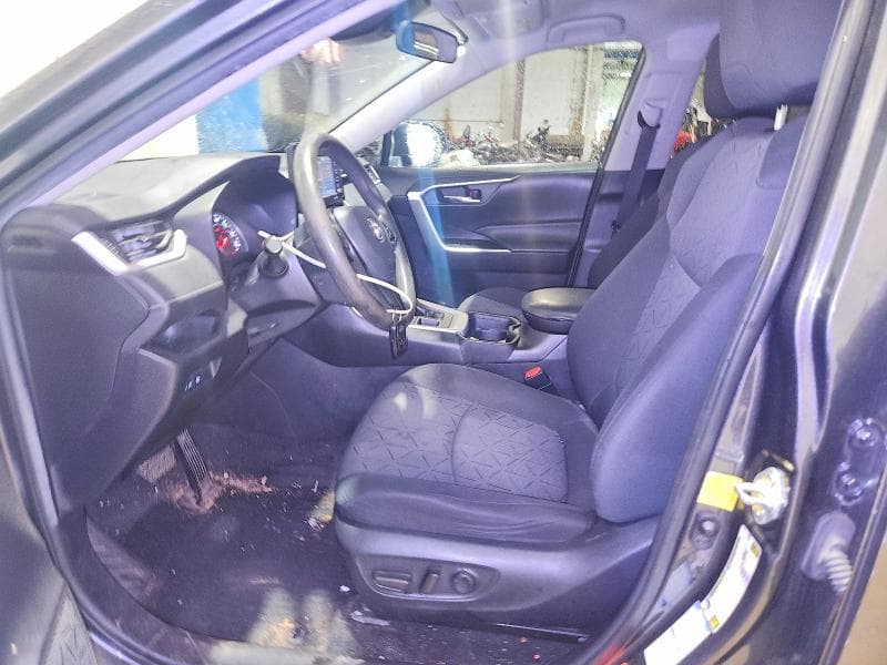 2021 TOYOTA RAV4 XLE 7