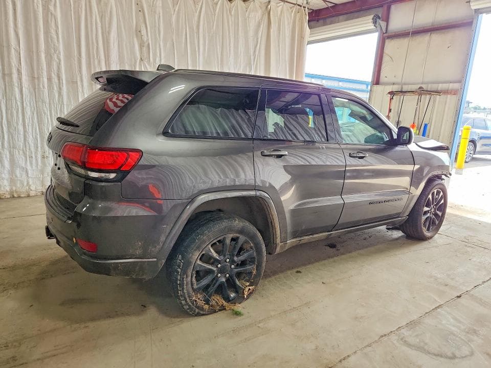 2020 JEEP GRAND CHEROKEE LAREDO 3