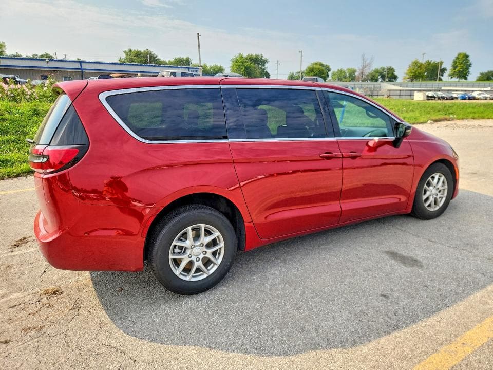 2027 CHRYSLER PACIFICA SELECT 3