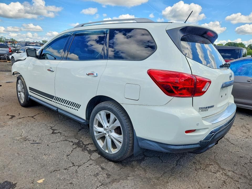 2018 NISSAN PATHFINDER SL 2