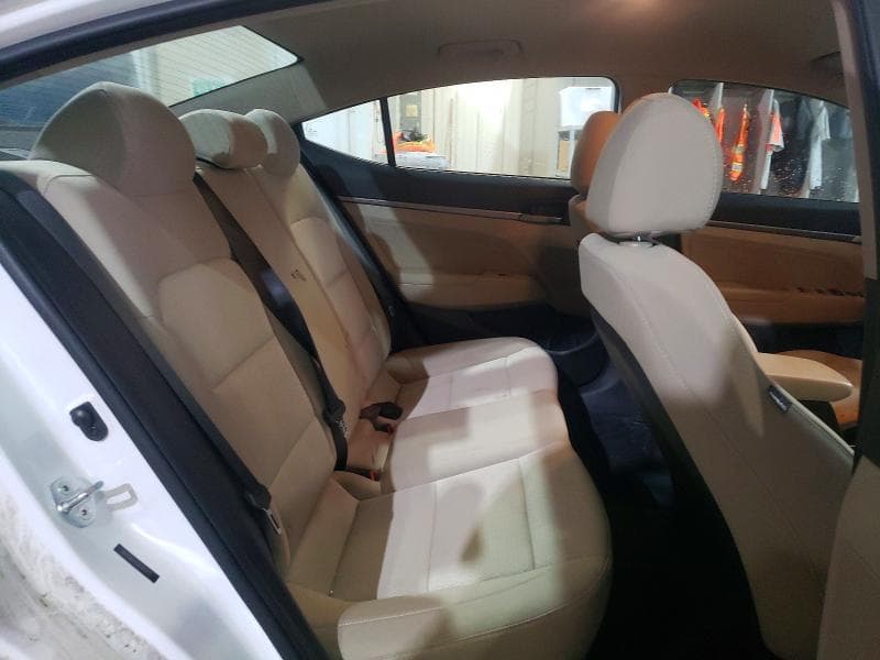 2018 HYUNDAI ELANTRA SEL 10