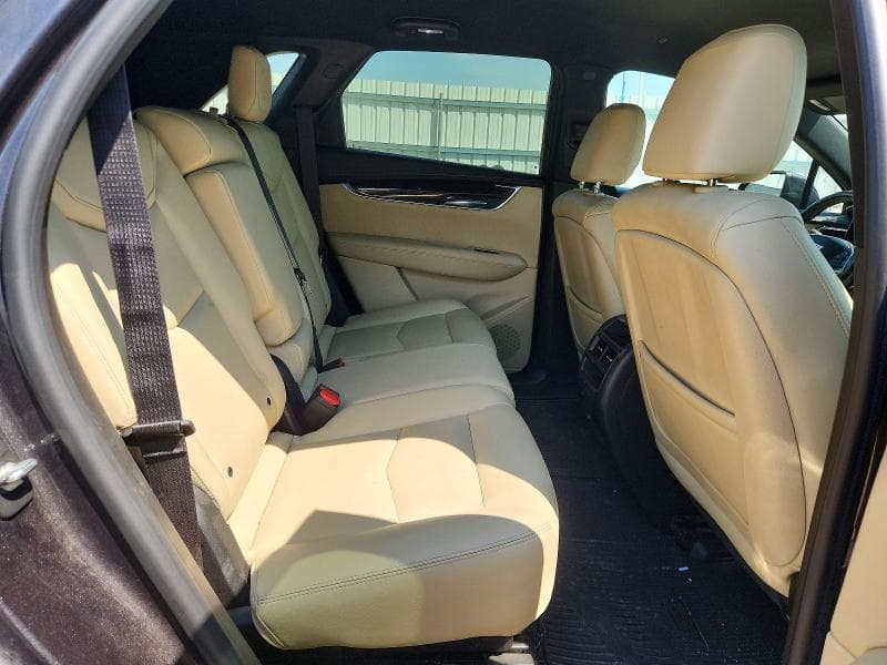 2017 CADILLAC XT5 11