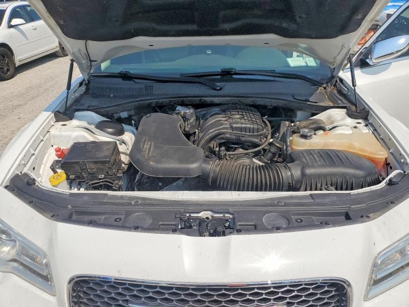 2019 CHRYSLER 300 LIMITED 11