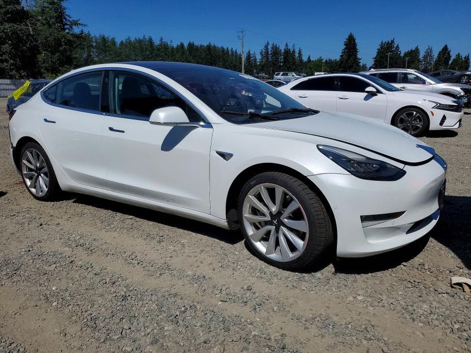 2018 TESLA MODEL 3 4