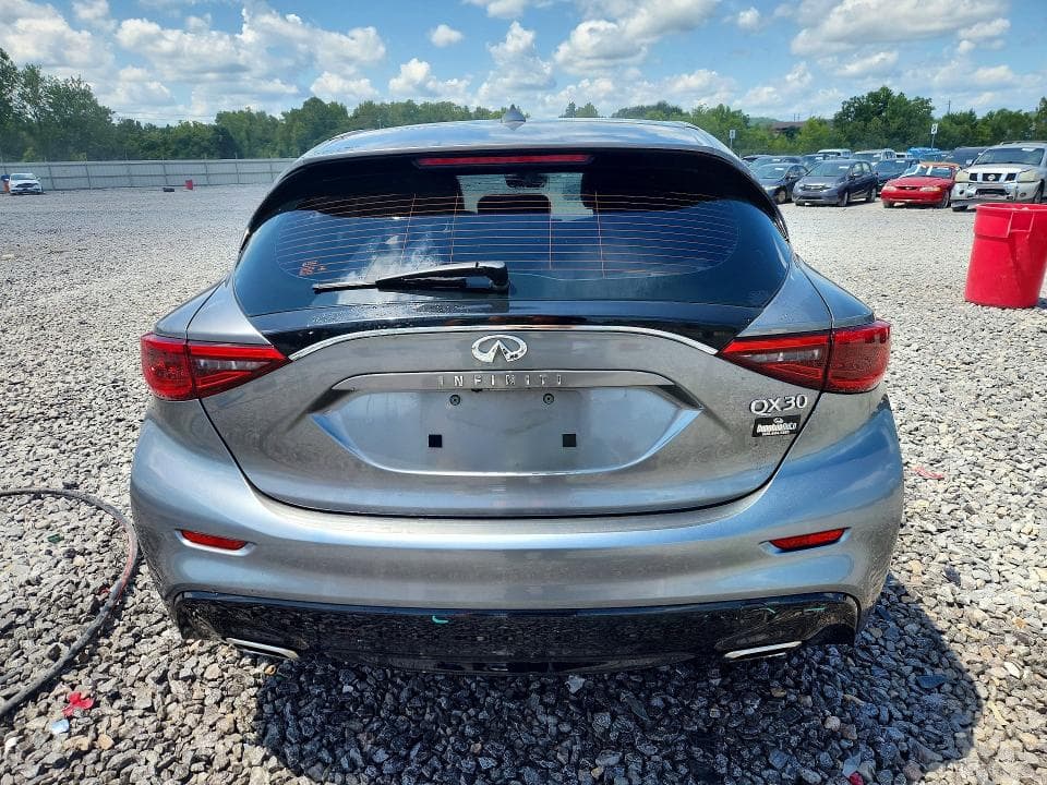 2017 INFINITI QX30 BASE 6