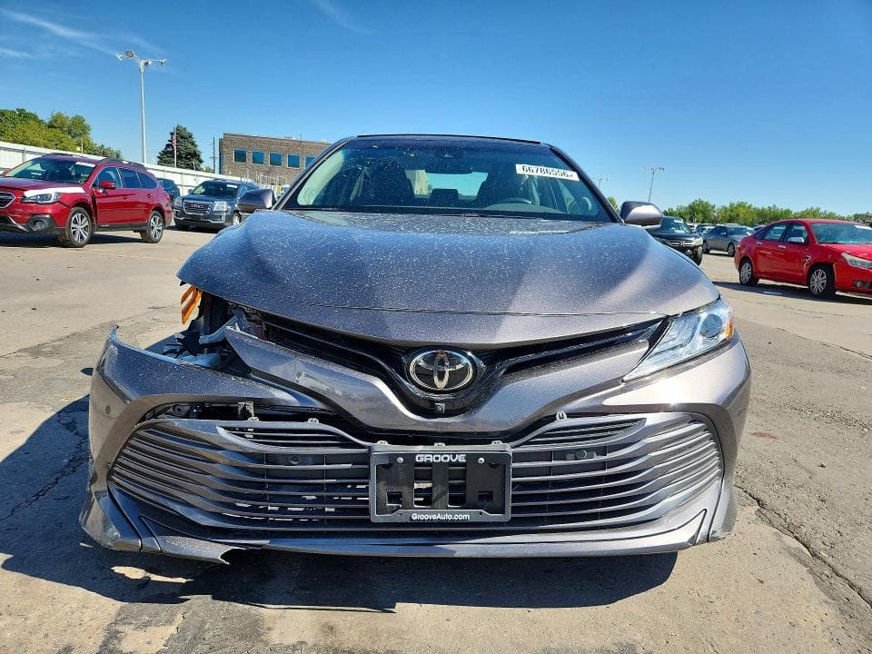 2020 TOYOTA CAMRY XLE 5