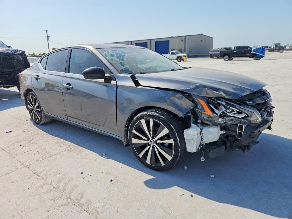 2022 NISSAN ALTIMA SR 4