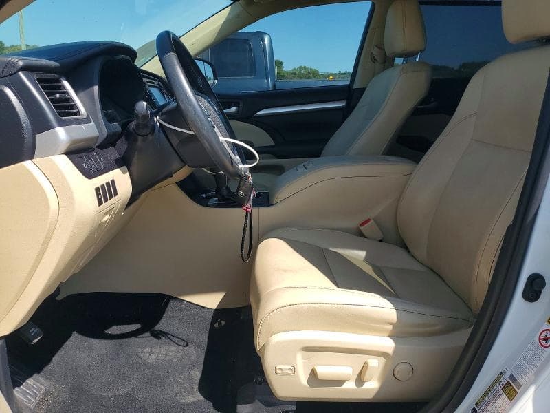 2019 TOYOTA HIGHLANDER XLE 7