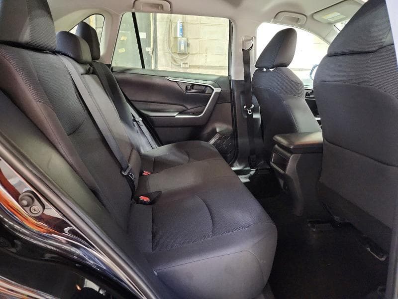 2019 TOYOTA RAV4 LE 11