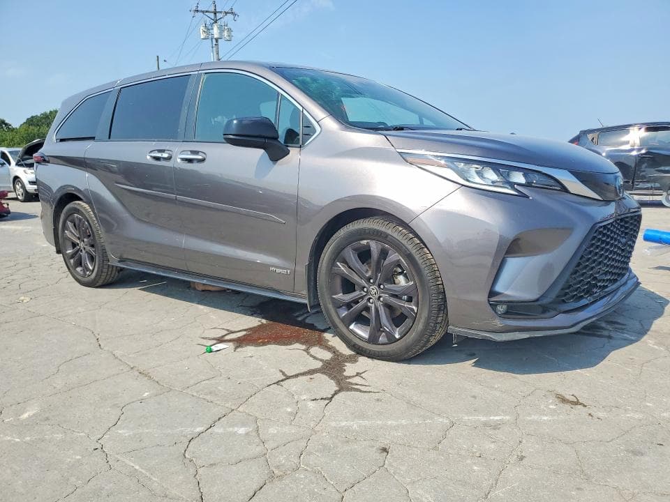 2021 TOYOTA SIENNA XSE 4