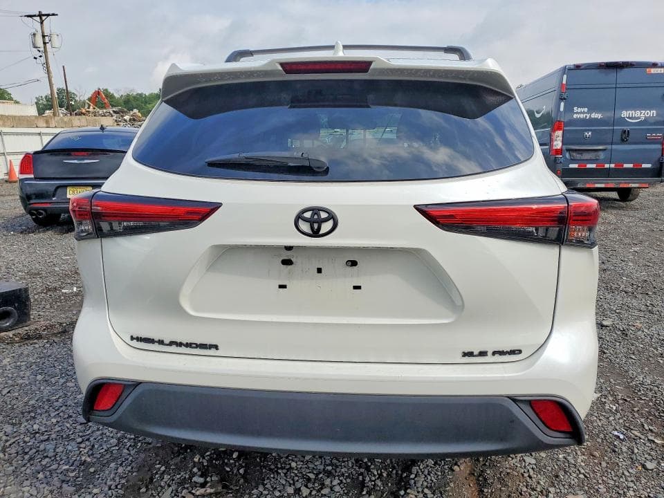 2021 TOYOTA HIGHLANDER XLE 6