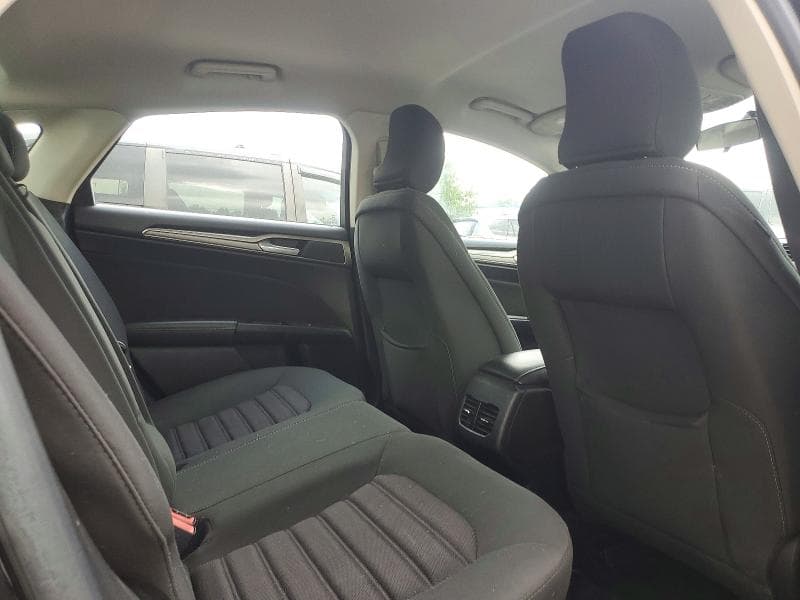2017 FORD FUSION SE 10