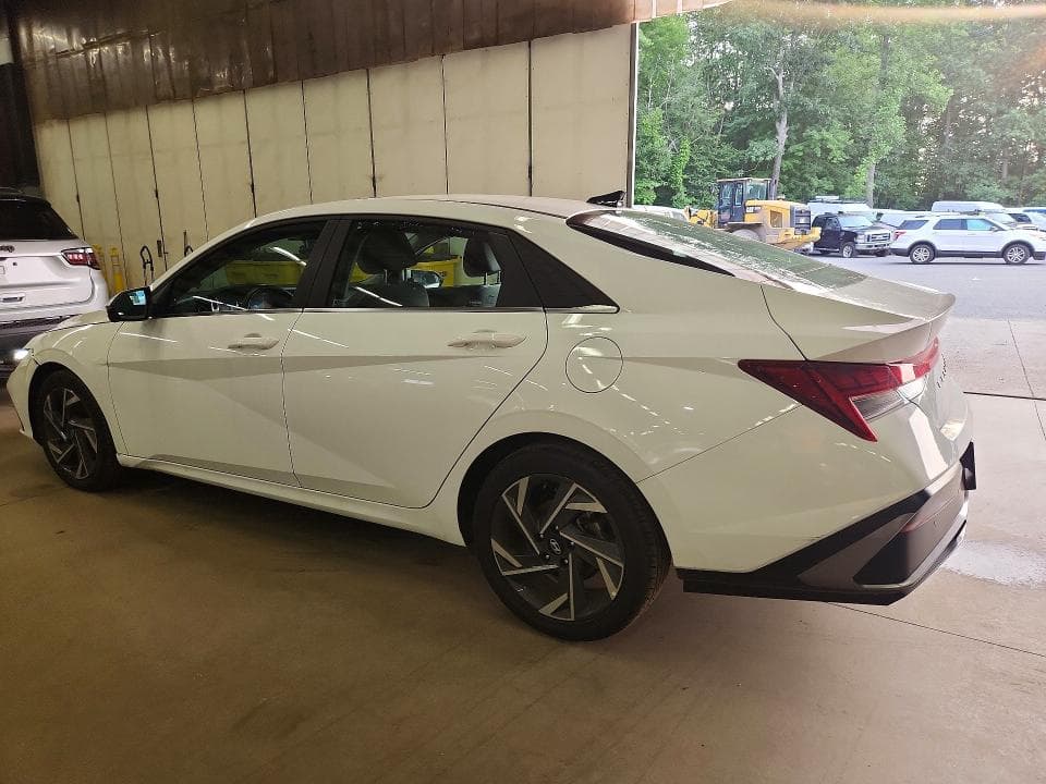2024 HYUNDAI ELANTRA LIMITED 2