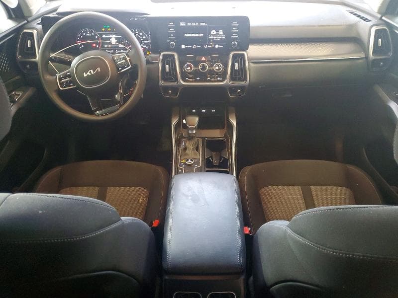 2023 KIA SORENTO LX 8
