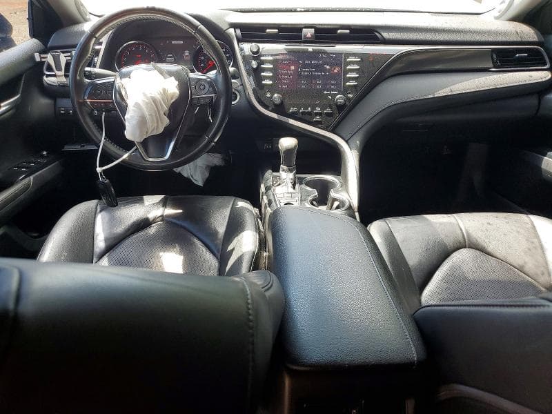 2019 TOYOTA CAMRY XSE 8