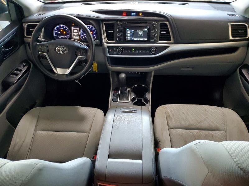 2018 TOYOTA HIGHLANDER LE 8