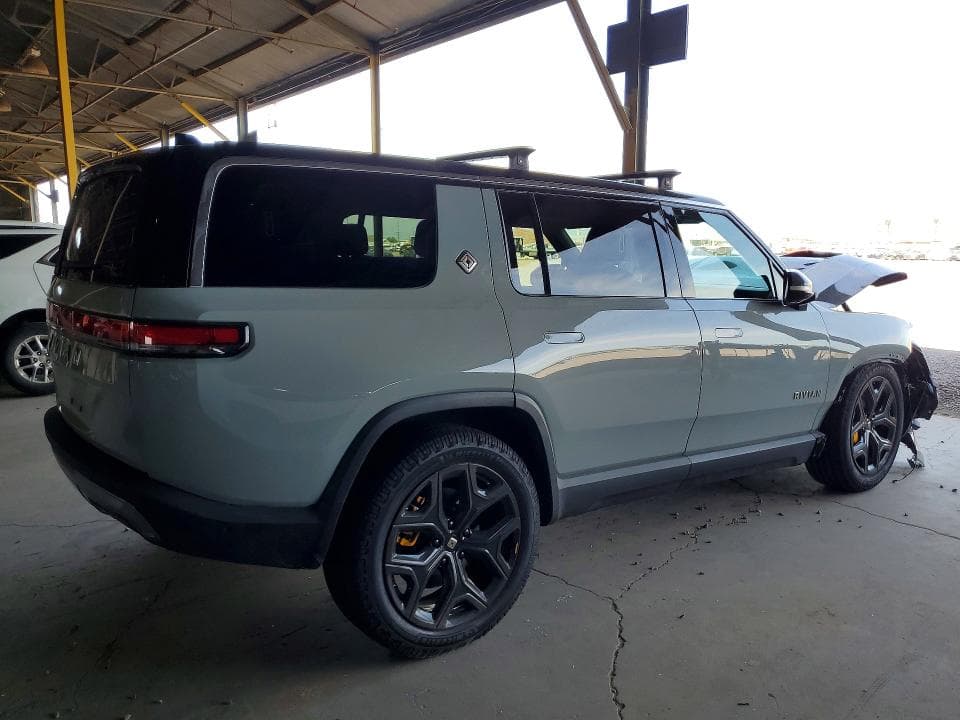 2023 RIVIAN R1S ADVENTURE 3