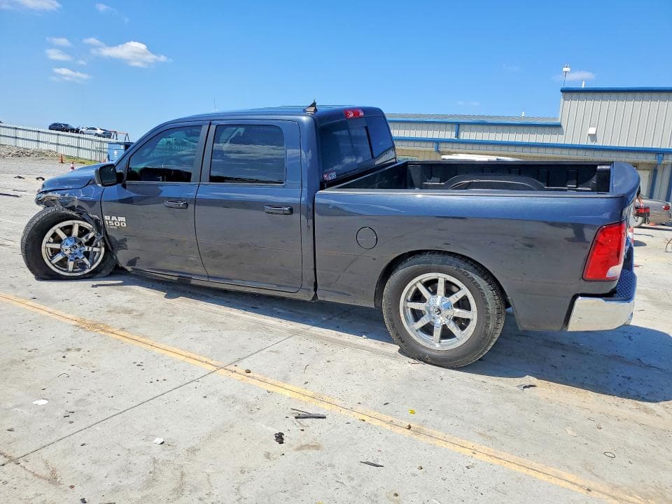 2019 RAM 1500 CLASSIC SLT 2