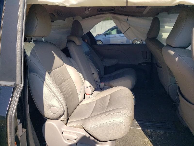 2017 TOYOTA SIENNA XLE PREMIUM 8-PASSENGER 11
