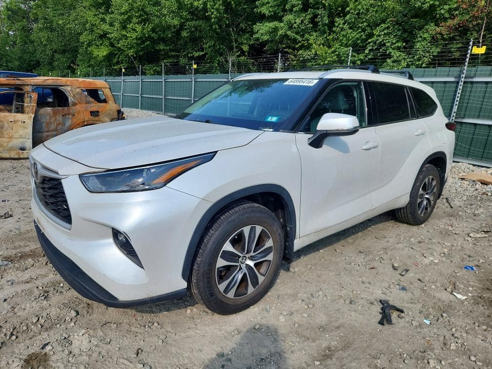 2022 TOYOTA HIGHLANDER XLE - 1