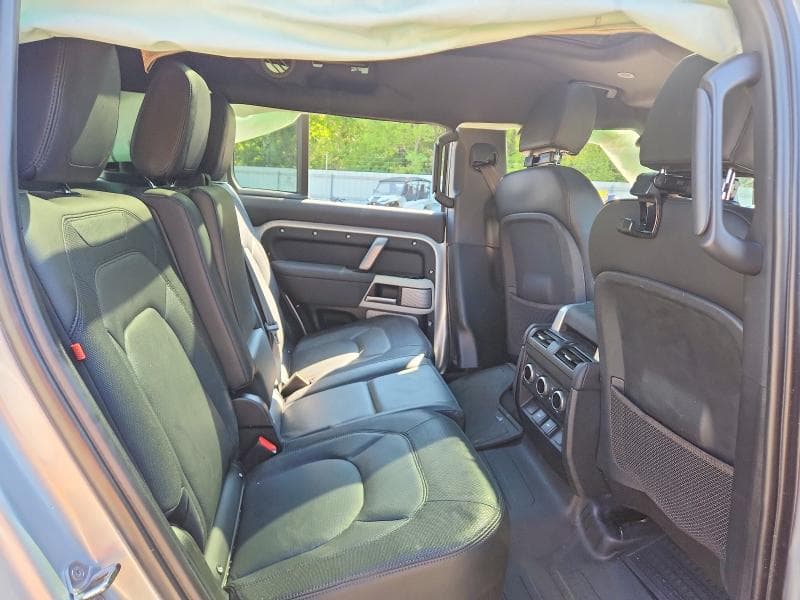 2024 LAND ROVER DEFENDER 130 X-DYNAMIC SE 11