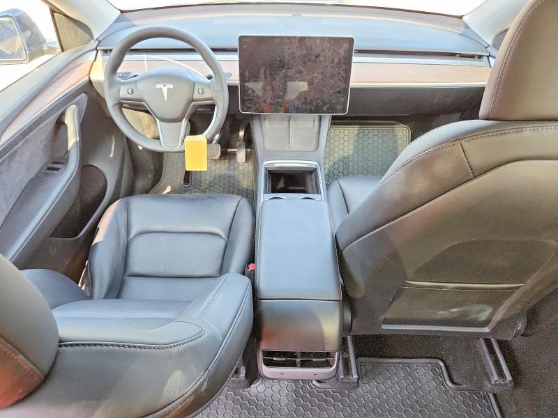 2024 TESLA MODEL Y 8