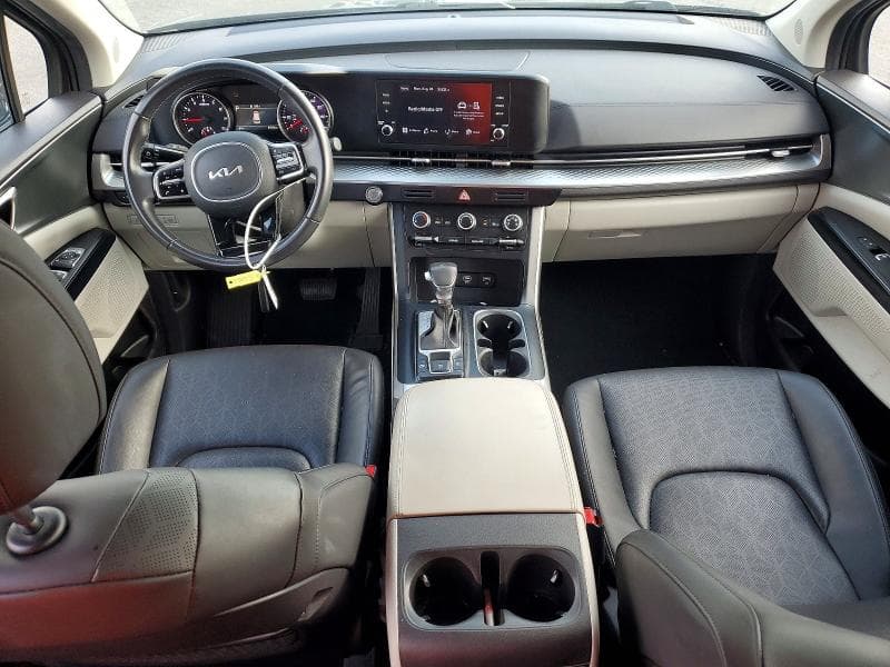 2024 KIA CARNIVAL LX 8