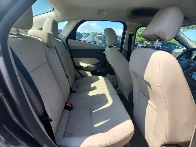 2017 FORD FOCUS SE 10