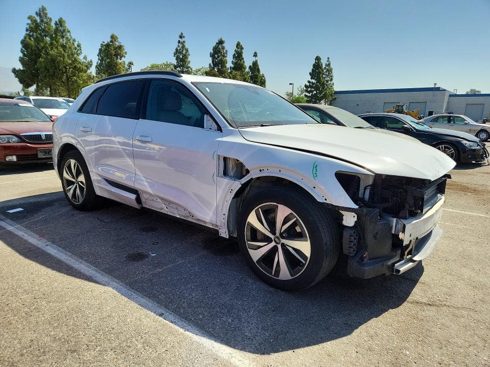 2024 AUDI Q8 E-TRON PREMIUM 4