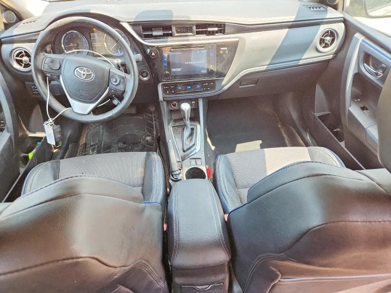 2017 TOYOTA COROLLA SE 8