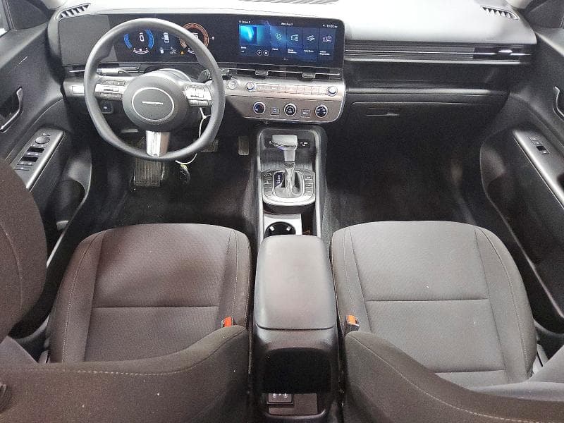 2025 HYUNDAI KONA SE 8