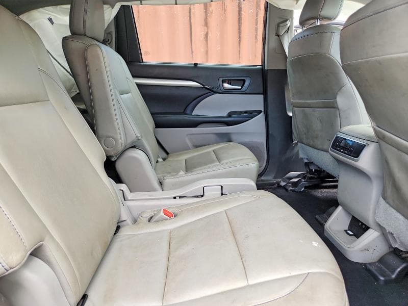 2018 TOYOTA HIGHLANDER XLE 11