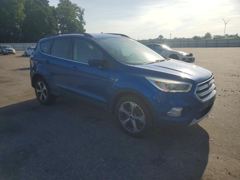2017 FORD ESCAPE SE 4