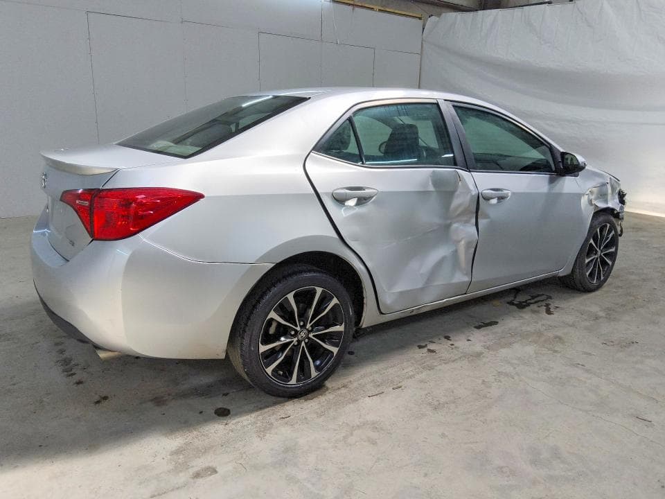2019 TOYOTA COROLLA SE 3