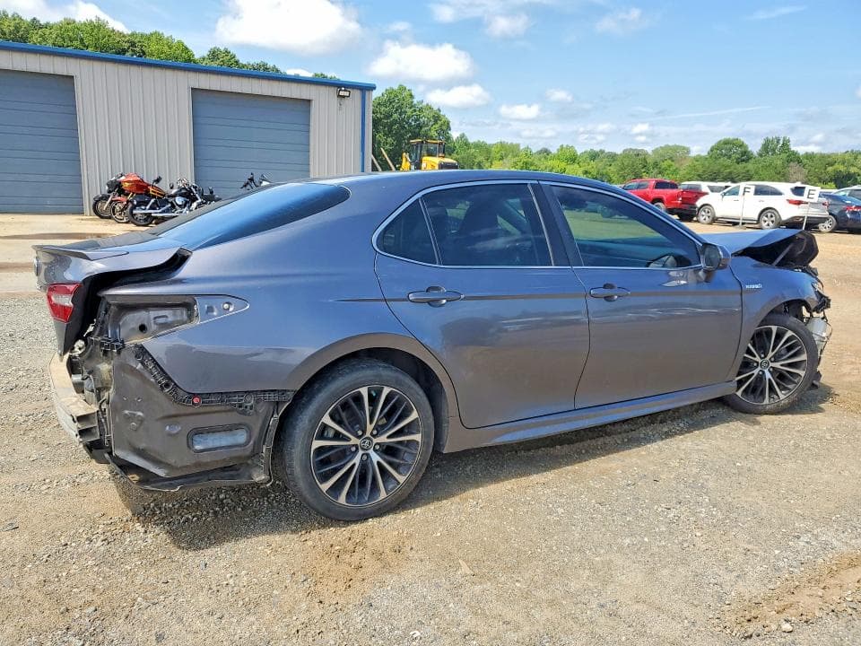 2018 TOYOTA CAMRY HYBRID SE 3