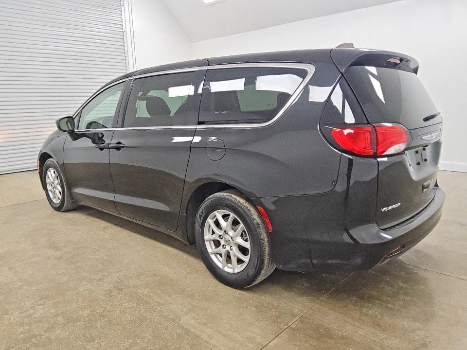 2021 CHRYSLER VOYAGER LX 2