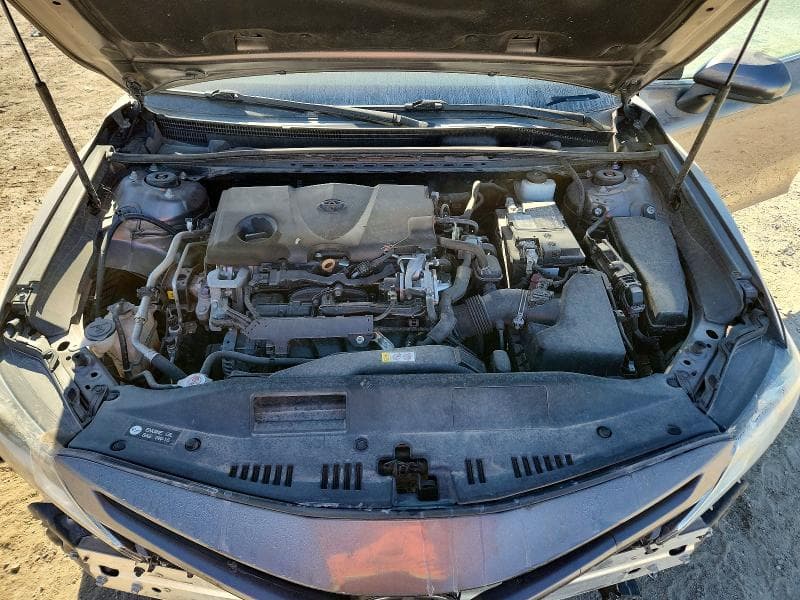 2020 TOYOTA CAMRY SE 11