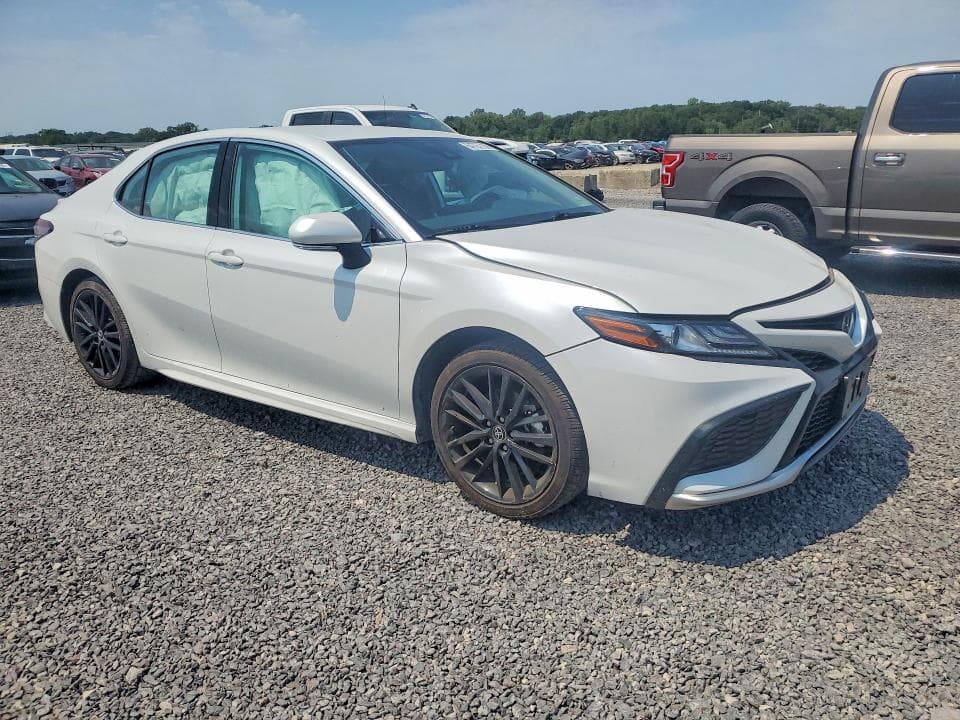 2023 TOYOTA CAMRY XSE 4