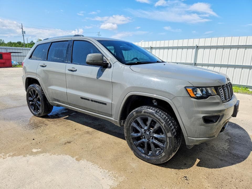 2020 JEEP GRAND CHEROKEE LAREDO 4