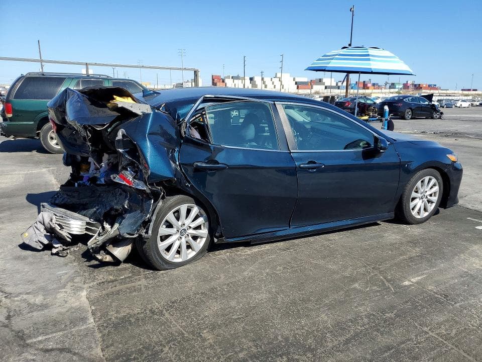 2019 TOYOTA CAMRY LE 3
