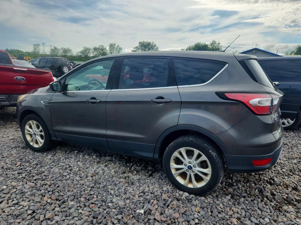 2017 FORD ESCAPE SE 2