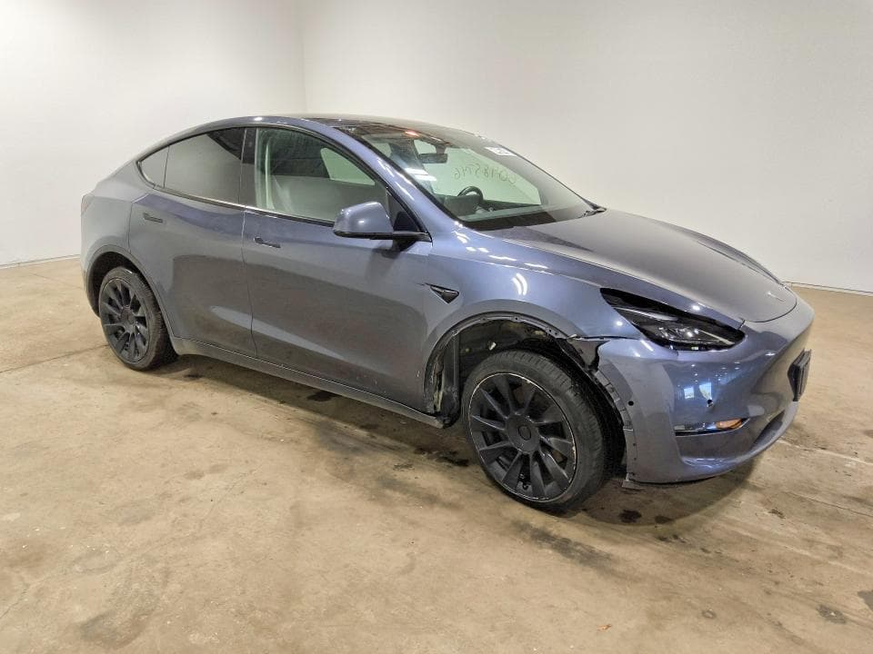 2022 TESLA MODEL Y 4