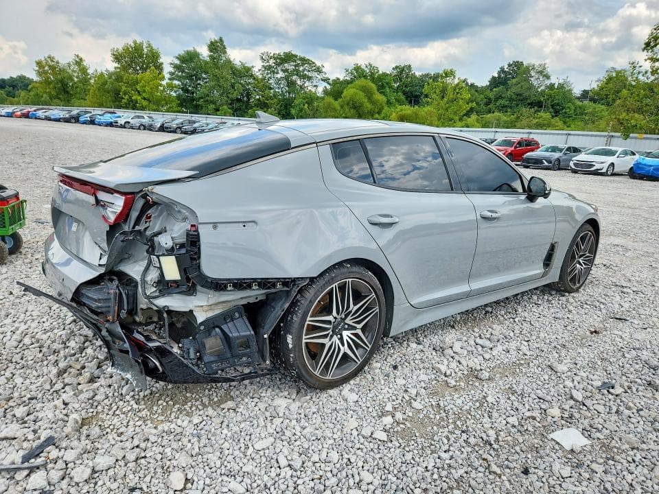 2023 KIA STINGER GT2 3