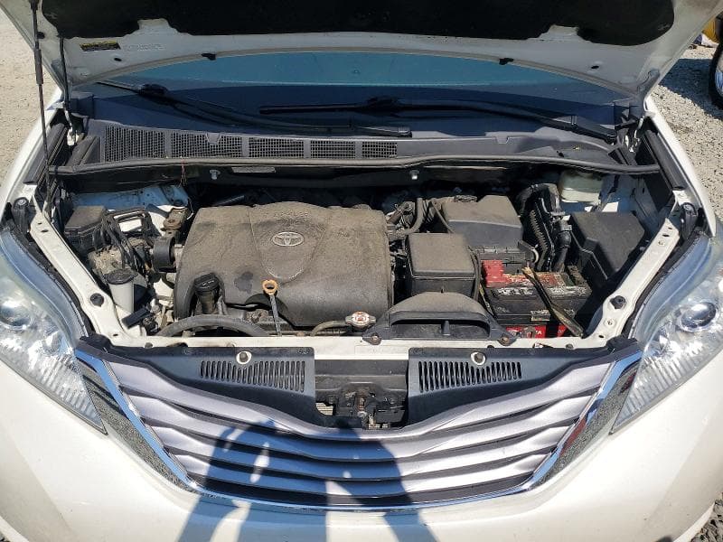 2017 TOYOTA SIENNA XLE 7-PASSENGER 12