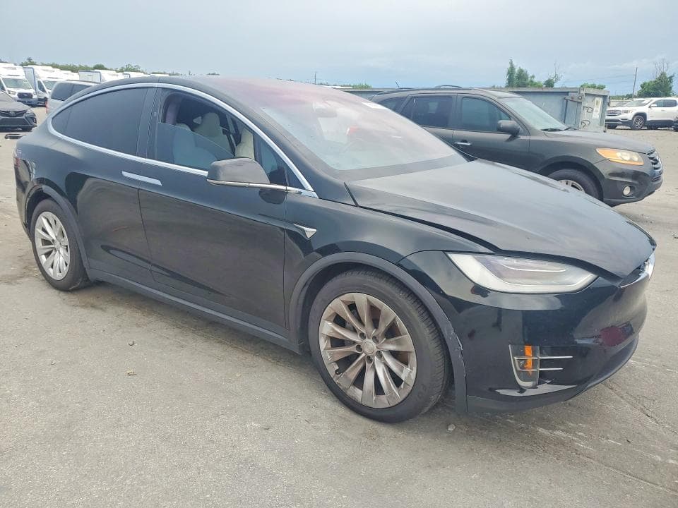 2020 TESLA MODEL X 4