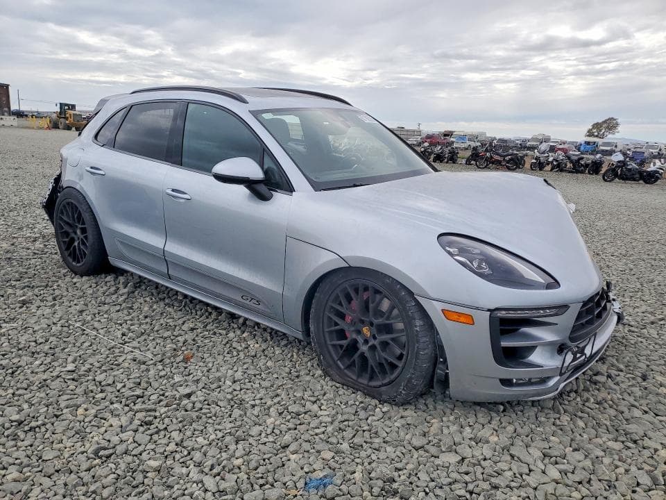 2017 PORSCHE MACAN GTS 4