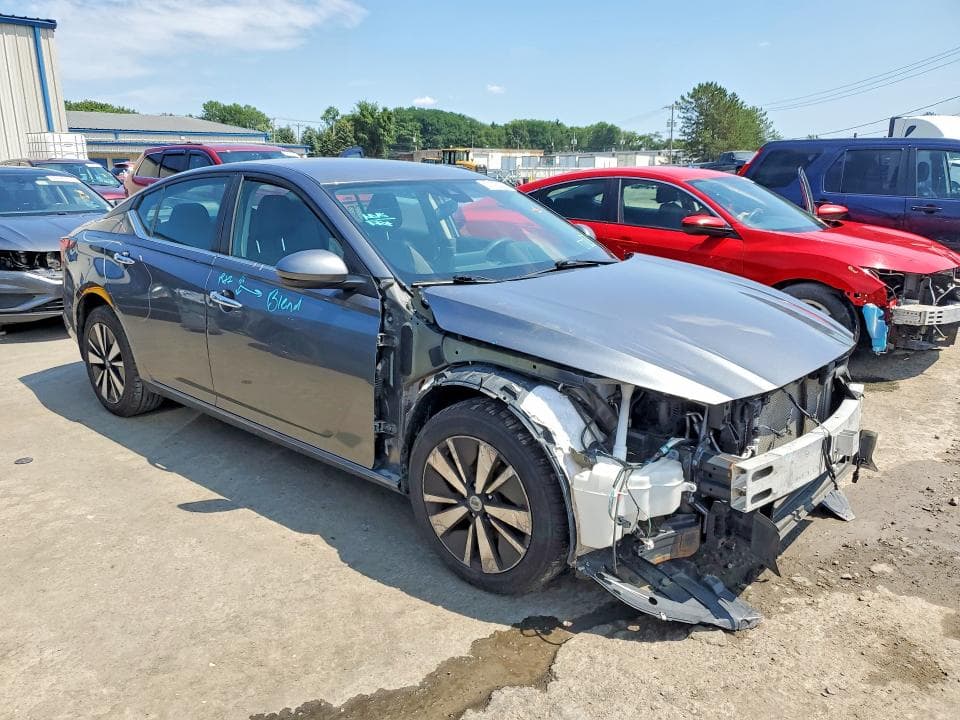 2021 NISSAN ALTIMA SV 4