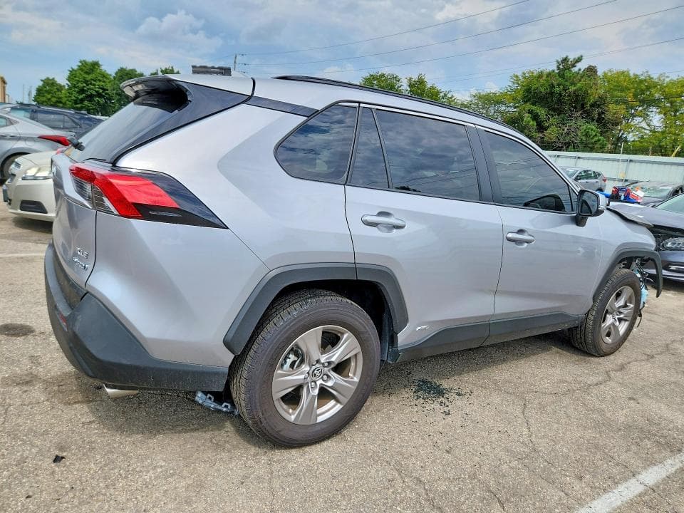 2024 TOYOTA RAV4 HYBRID XLE 3