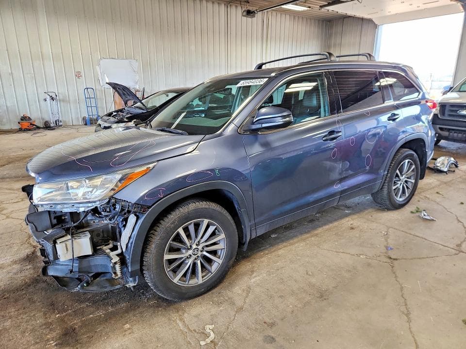 2018 TOYOTA HIGHLANDER XLE - 1