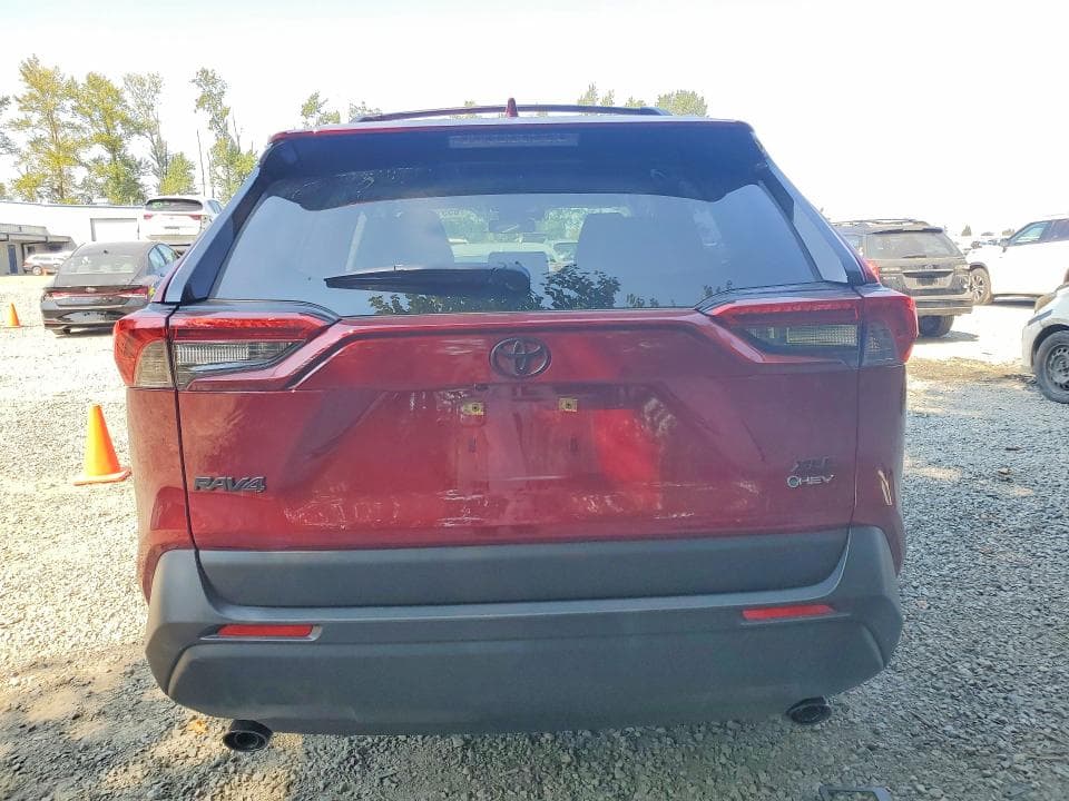 2025 TOYOTA RAV4 XLE PREMIUM 6